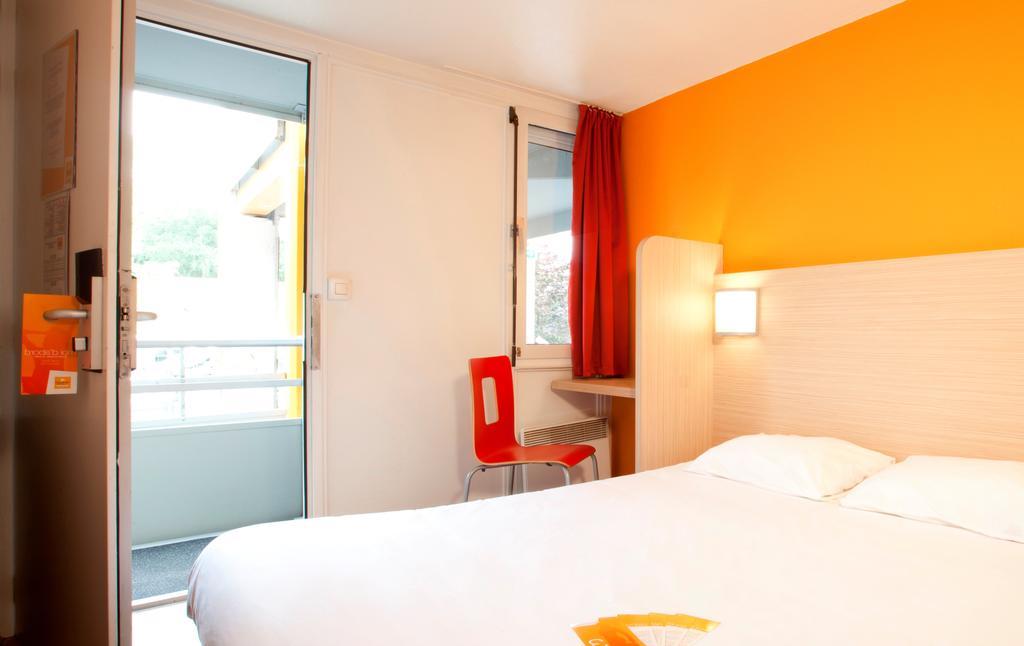 Premiere Classe Valenciennes Ouest Petite Foret Εξωτερικό φωτογραφία