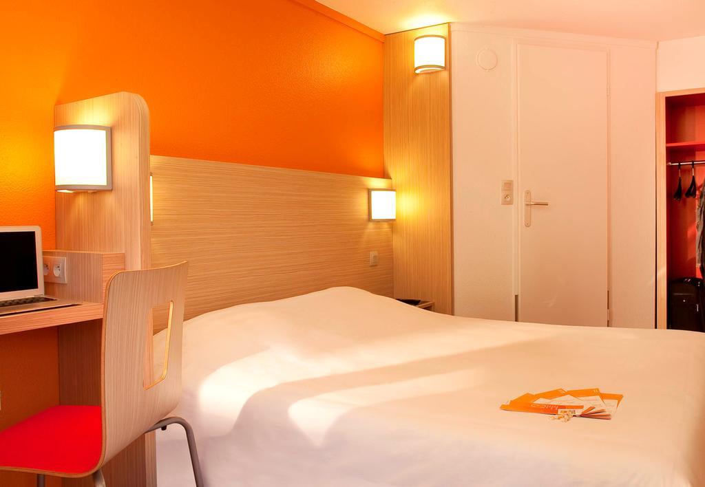 Premiere Classe Valenciennes Ouest Petite Foret Εξωτερικό φωτογραφία