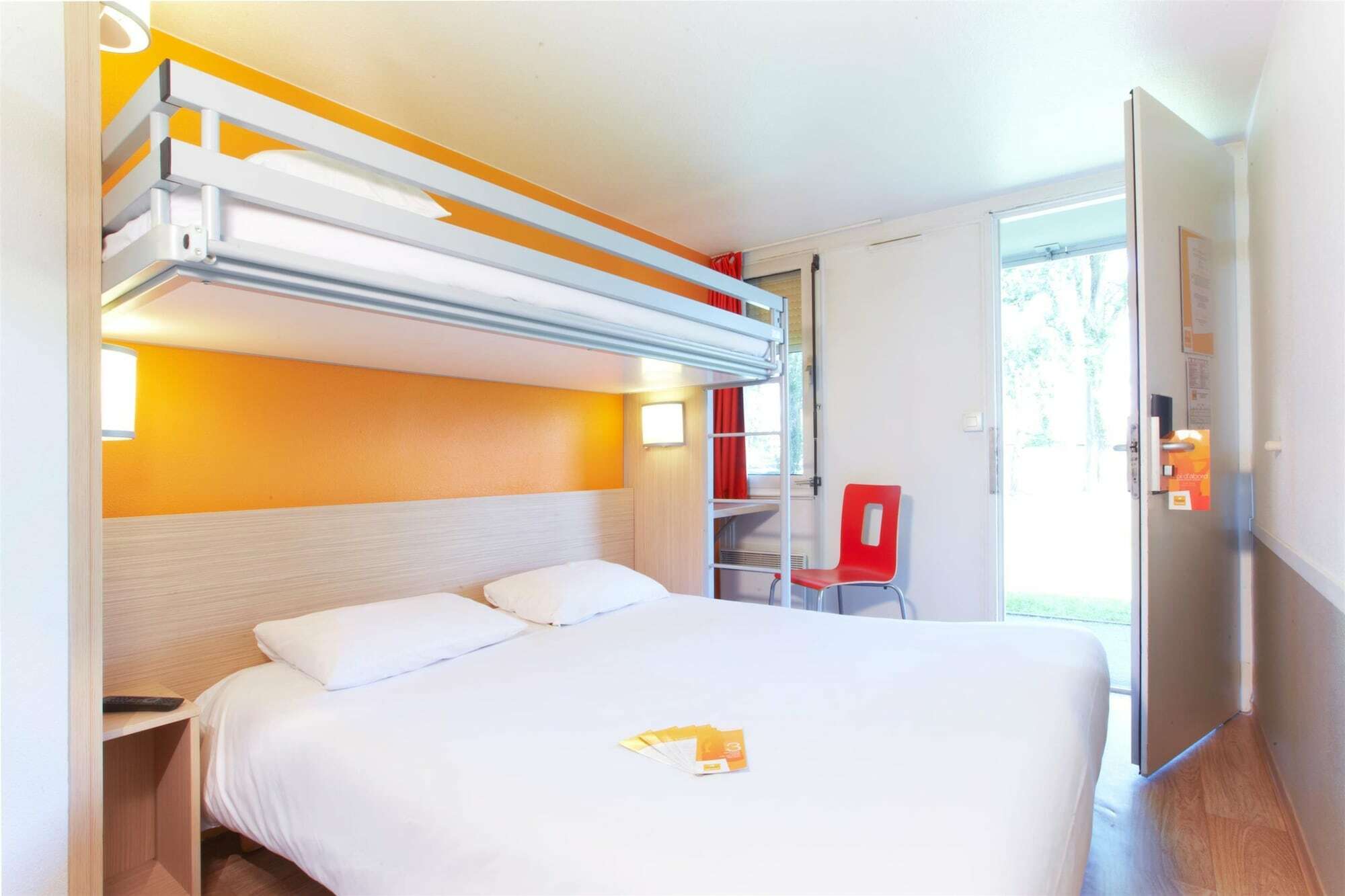 Premiere Classe Valenciennes Ouest Petite Foret Εξωτερικό φωτογραφία